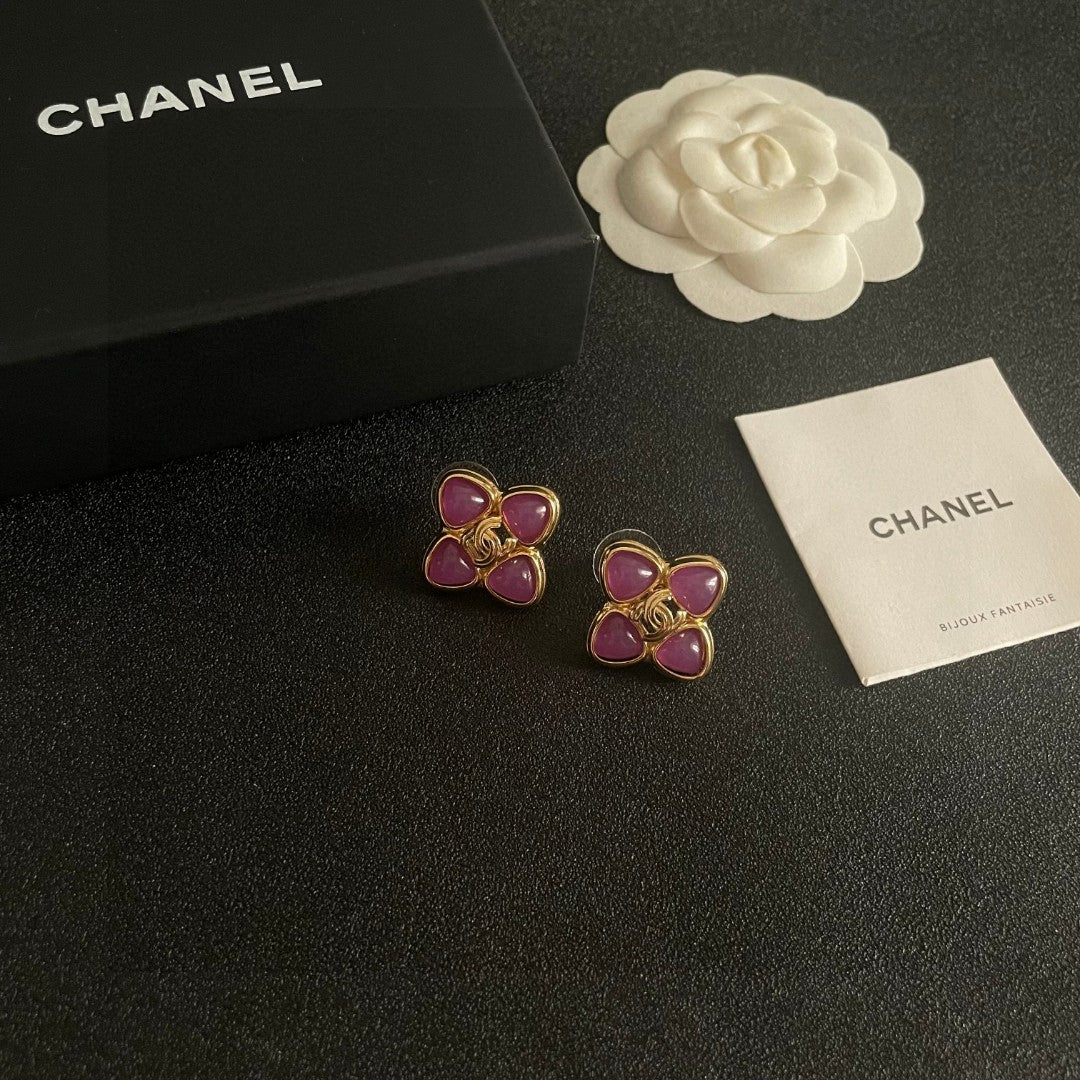 Double-C Emblem Stud Earrings in Polished Metal-Tone – Design 474 styled product view