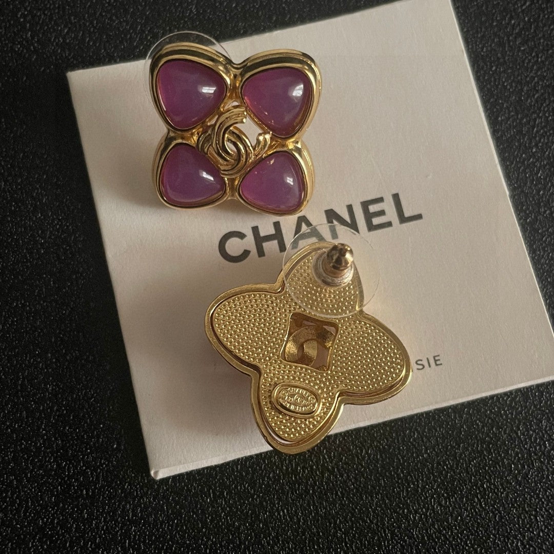 Double-C Emblem Stud Earrings in Polished Metal-Tone – Design 436 main product view