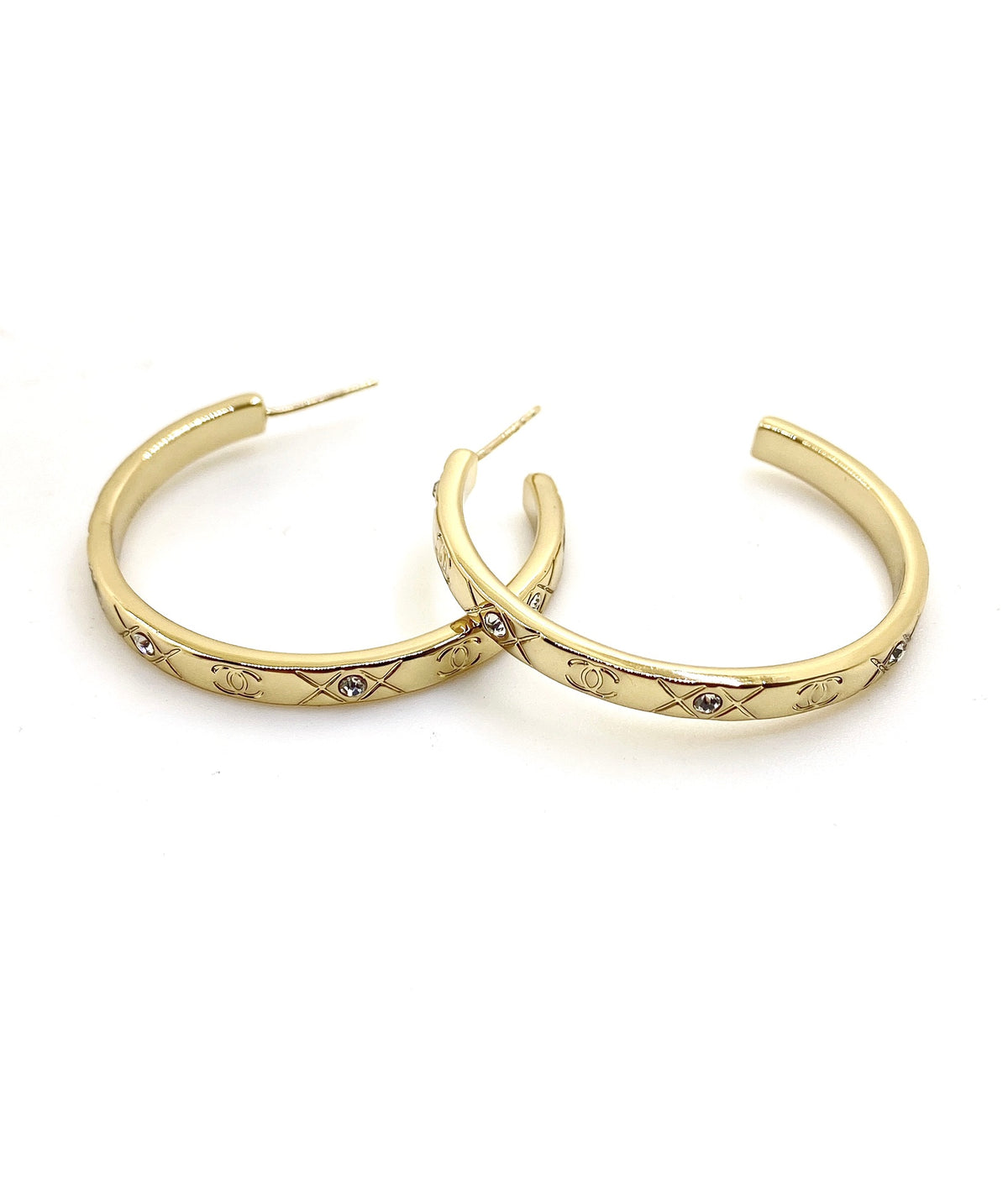 Signature Emblem Jewelry Accessory in Gold-Tone – Design 003 main product view