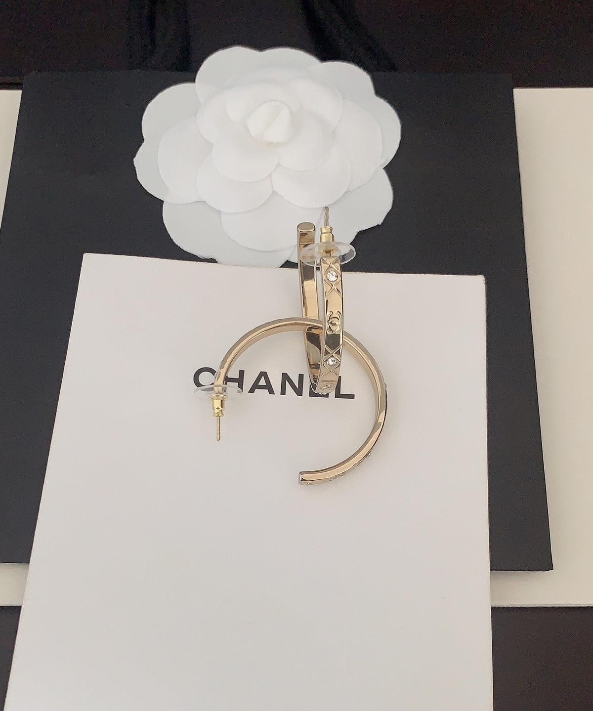 Signature Emblem Jewelry Accessory in Gold-Tone – Design 003 close-up detail