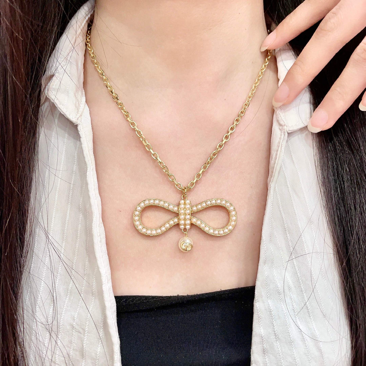 Sculptural Pendant Necklace in Polished Metal-Tone – Design 005 main product view