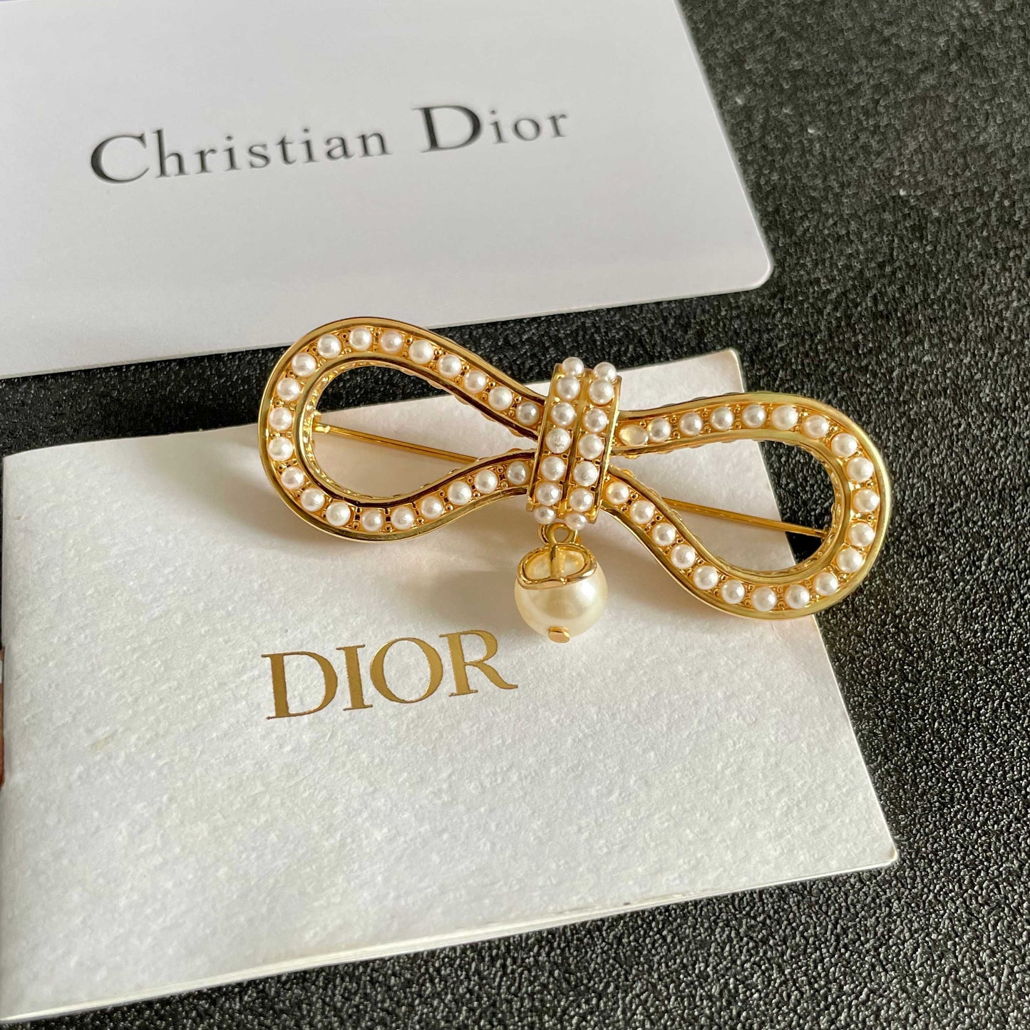 Graphic Letter Motif Brooch Pin in Polished Metal-Tone – Design 005 front view