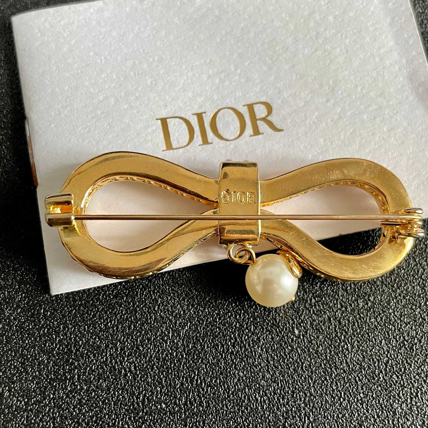 Graphic Letter Motif Brooch Pin in Polished Metal-Tone – Design 005 main product view