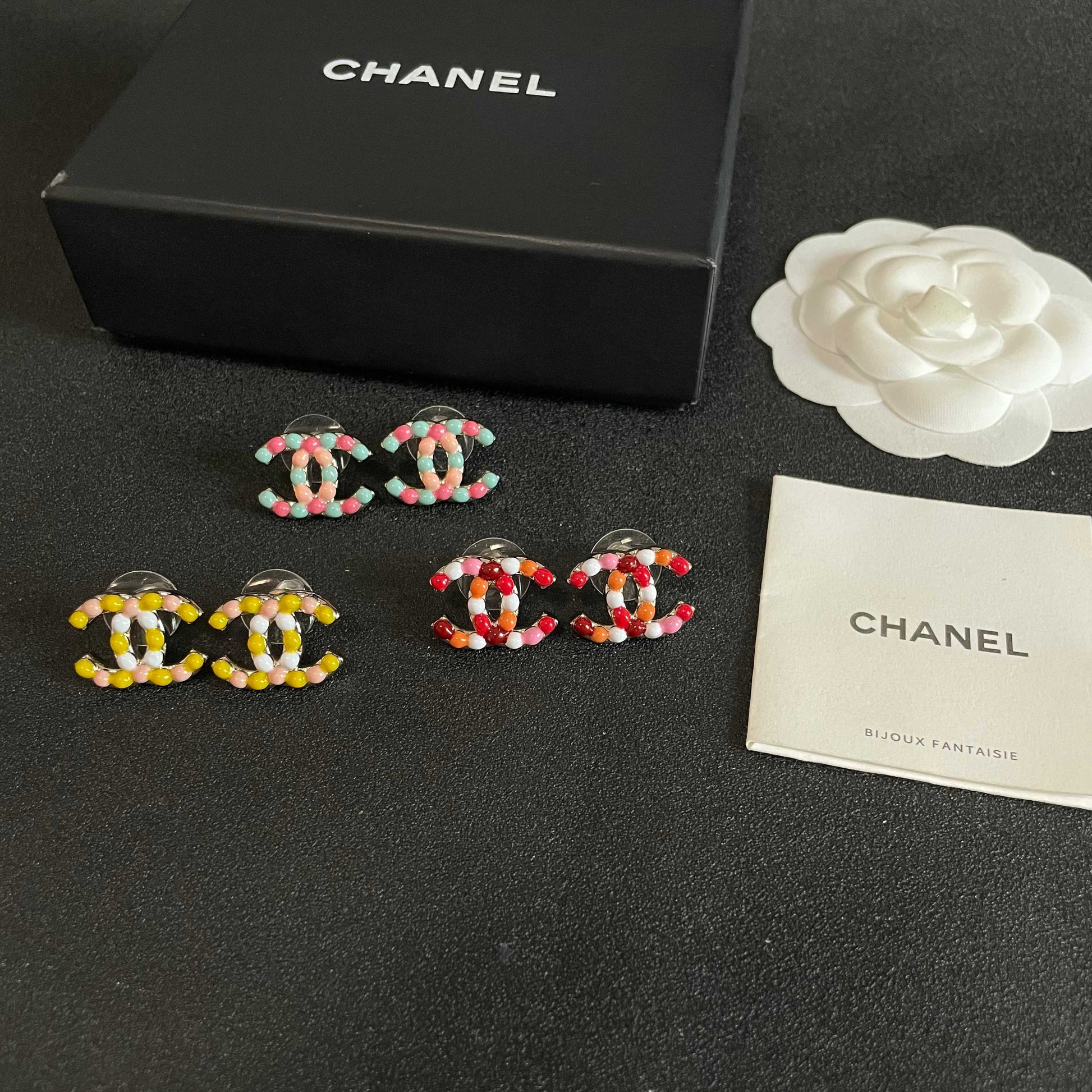 Double-C Emblem Stud Earrings in Polished Metal-Tone – Design 135 side detail
