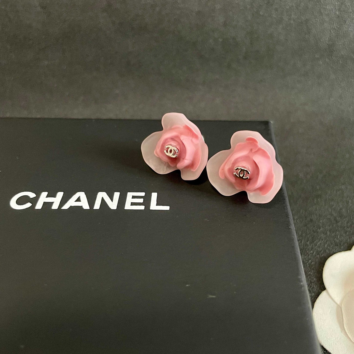 Double-C Emblem Stud Earrings in Polished Metal-Tone – Design 097 detail view
