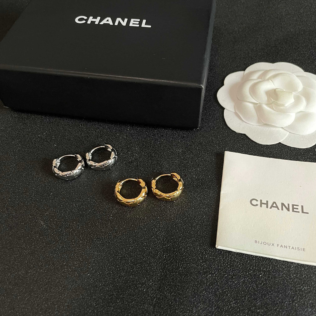 Double-C Emblem Stud Earrings in Polished Metal-Tone – Design 096 side detail