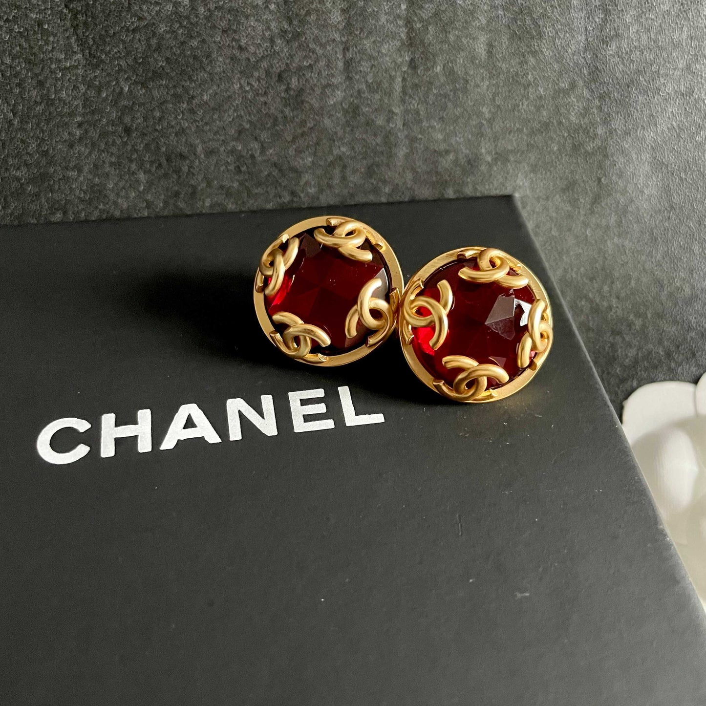 Double-C Emblem Stud Earrings in Polished Metal-Tone – Design 122 detail view