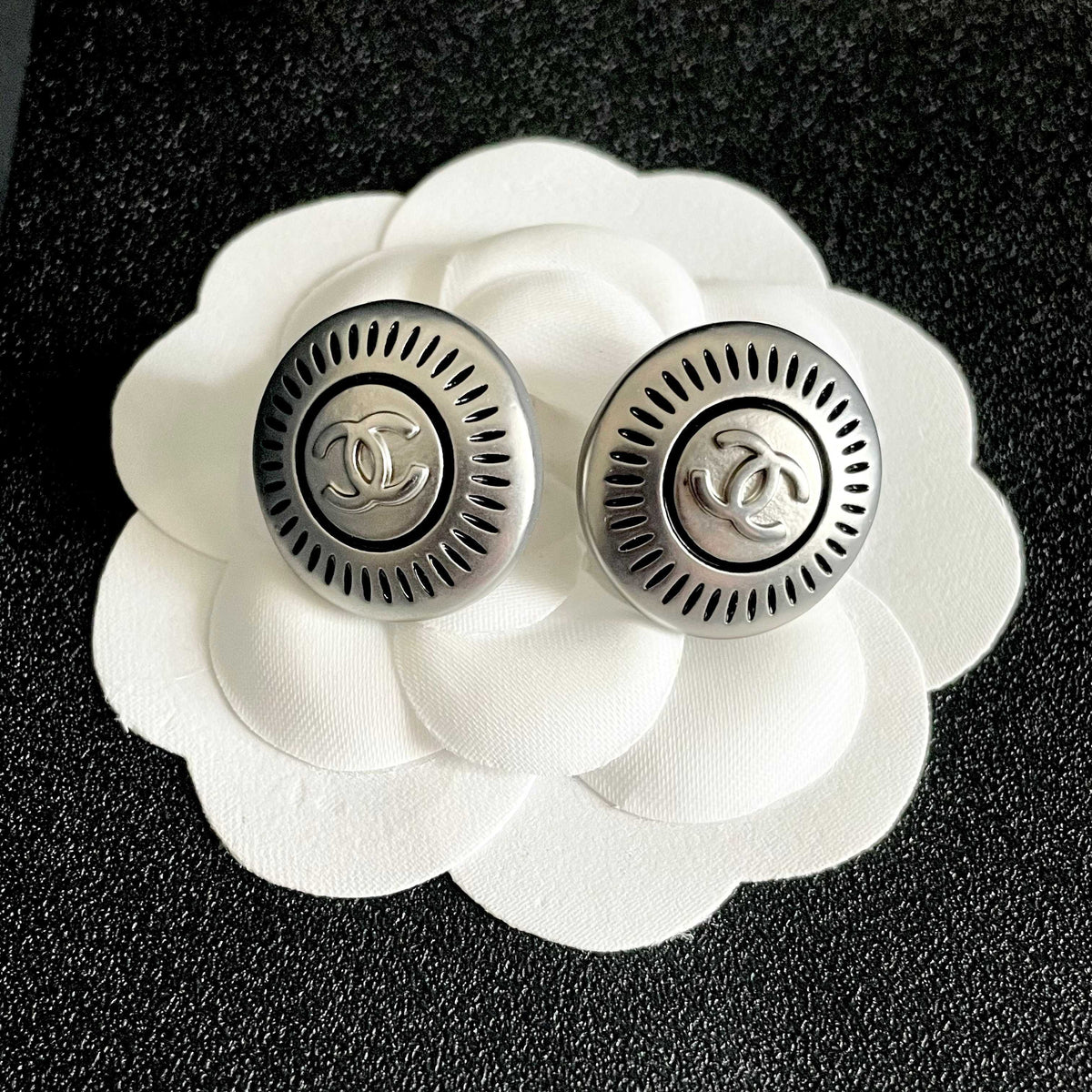 Double-C Emblem Stud Earrings in Polished Metal-Tone – Design 099 front product view