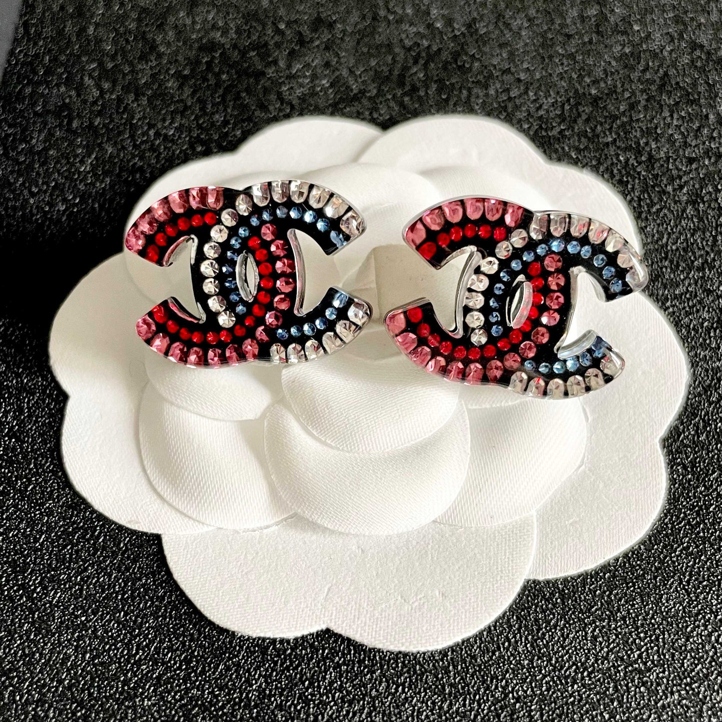 Double-C Emblem Stud Earrings in Polished Metal-Tone – Design 093 front product view