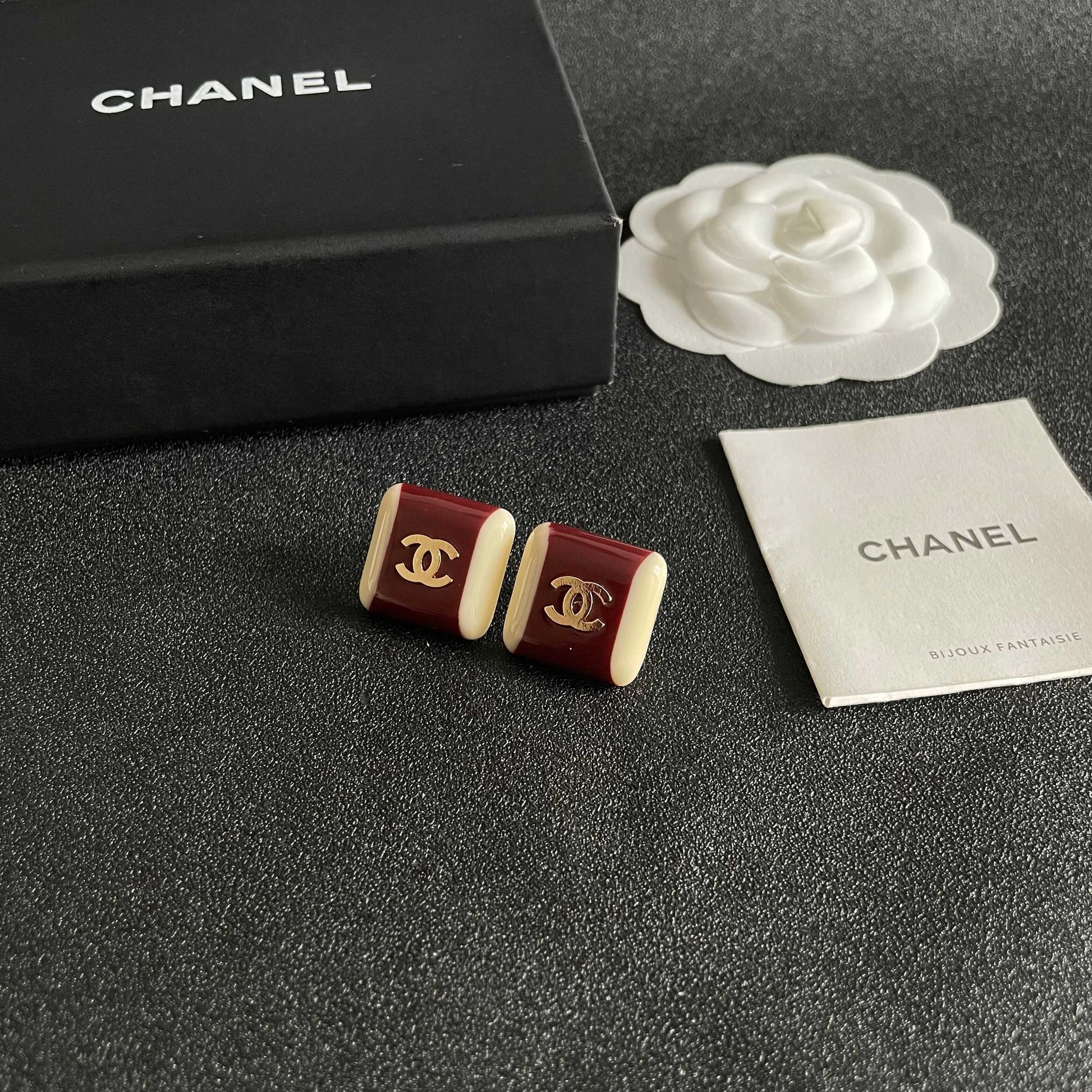 Double-C Emblem Stud Earrings in Polished Metal-Tone – Design 091 styled product view
