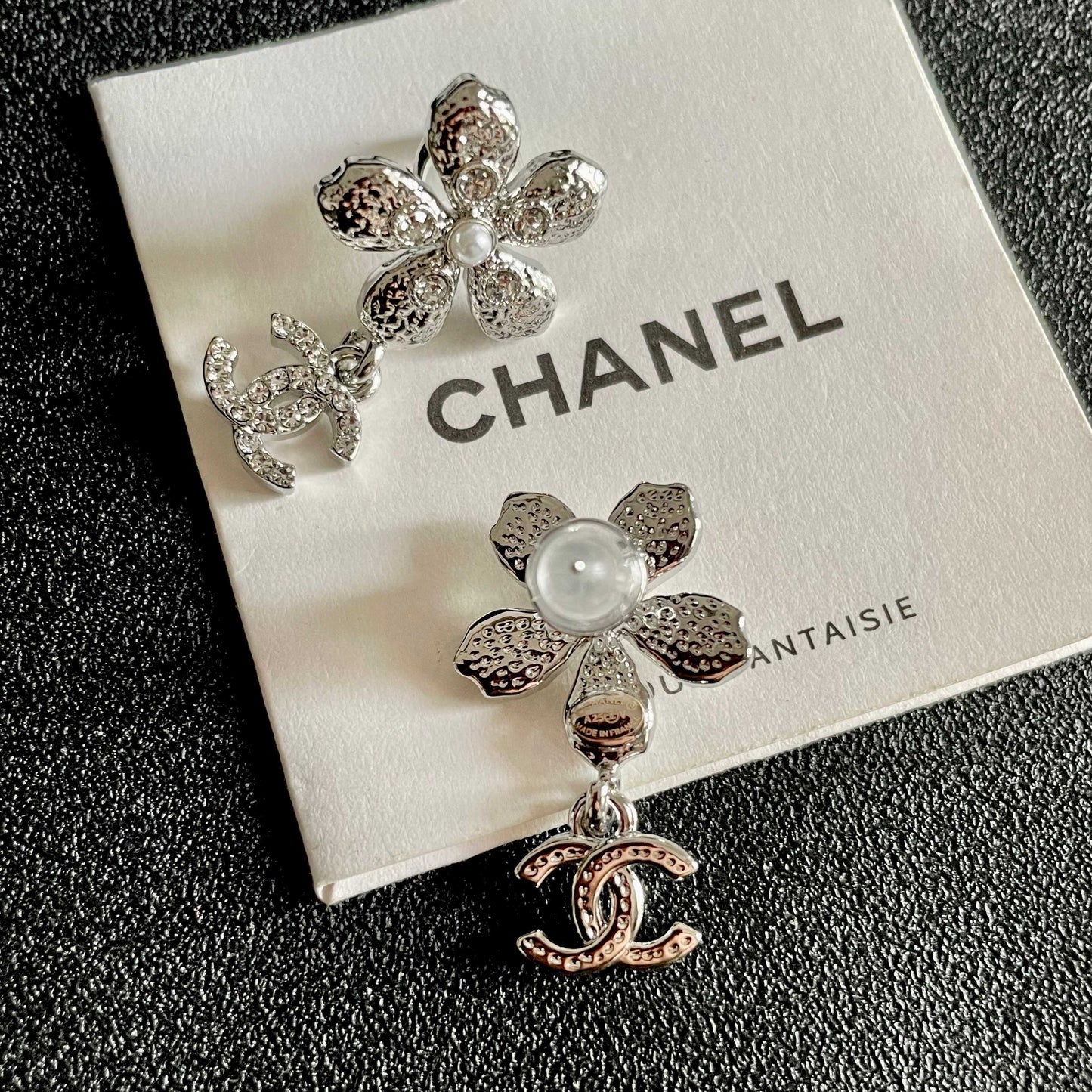 Double-C Emblem Stud Earrings in Polished Metal-Tone – Design 089 main product view
