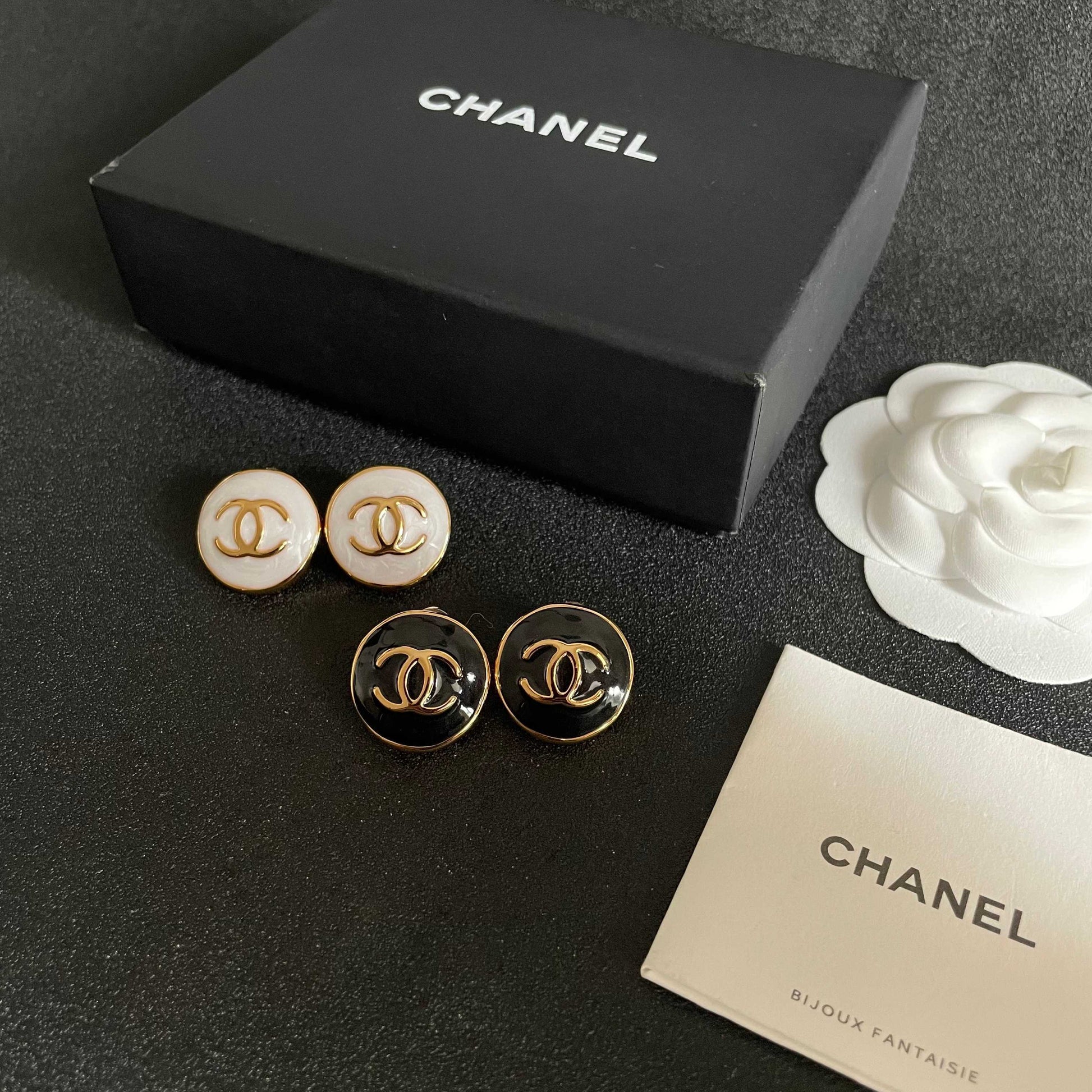 Double-C Emblem Stud Earrings in Polished Metal-Tone – Design 087 side detail