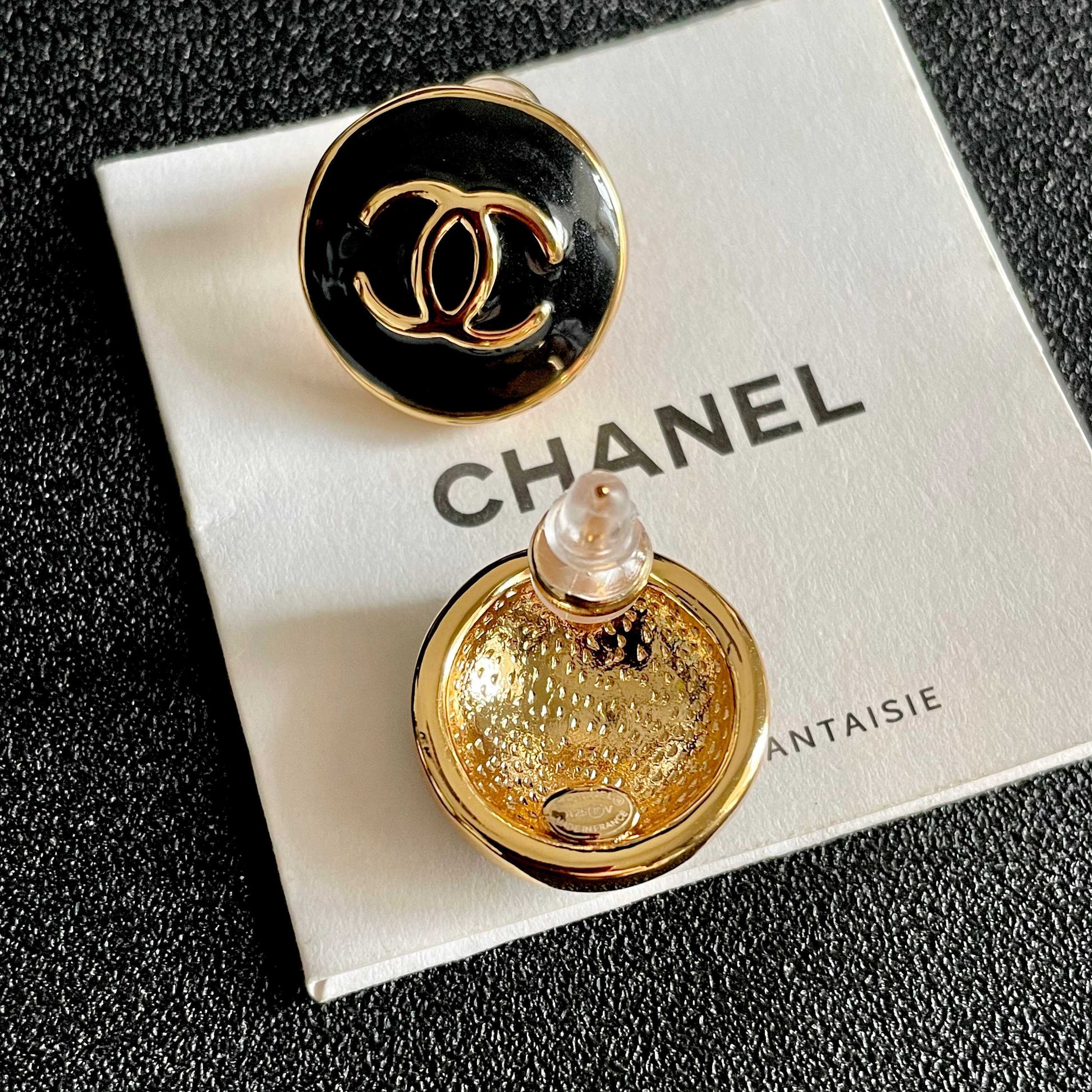 Double-C Emblem Stud Earrings in Polished Metal-Tone – Design 088 main product view