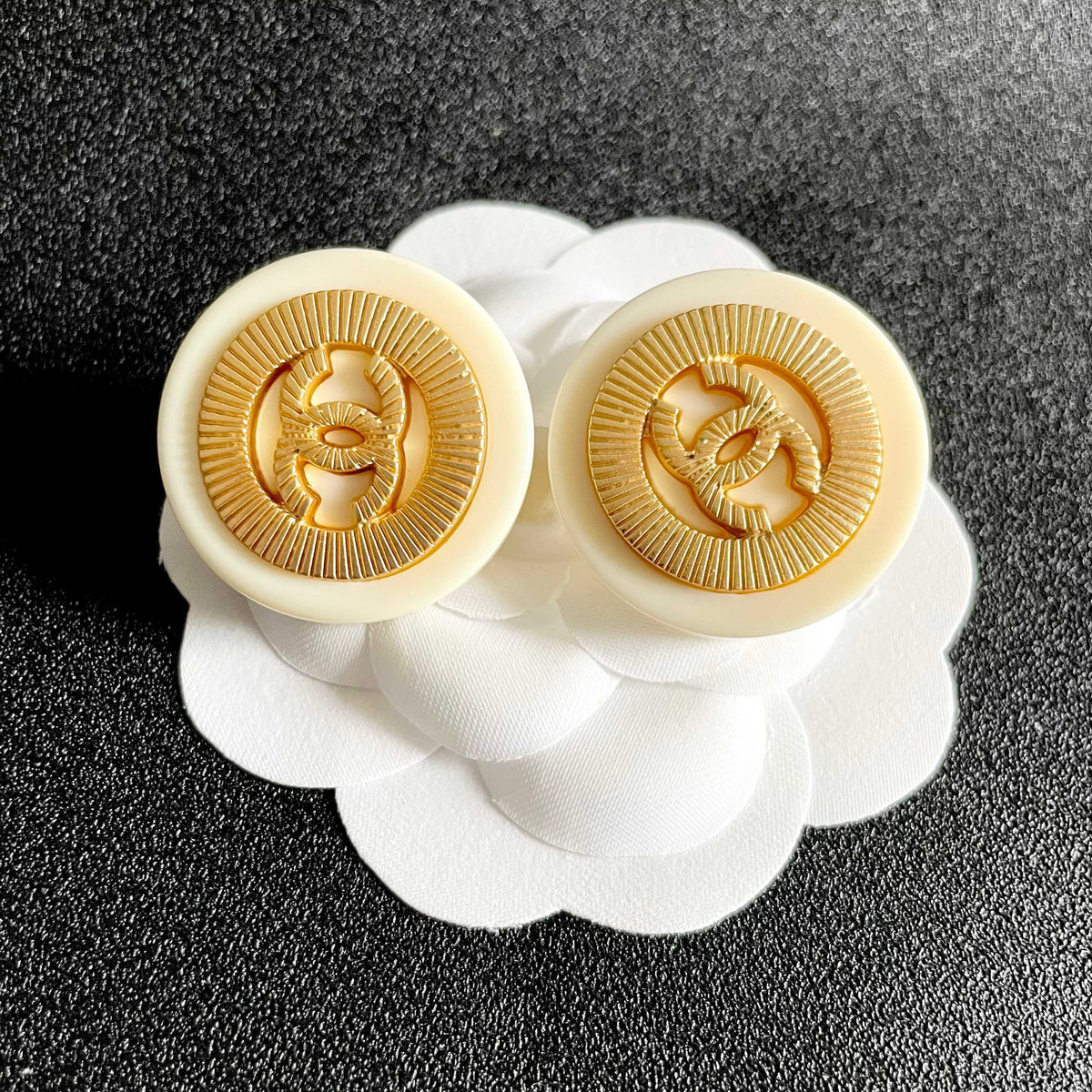 Double-C Emblem Stud Earrings in Polished Metal-Tone – Design 029 front product view