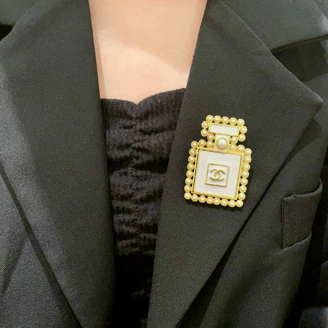 Double-C Emblem Brooch in Polished Metal-Tone – Pearl Detail – Design 002 front product view