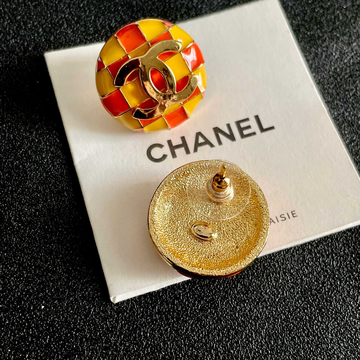 Double-C Emblem Stud Earrings in Polished Metal-Tone – Checkerboard – Design 002 main product view