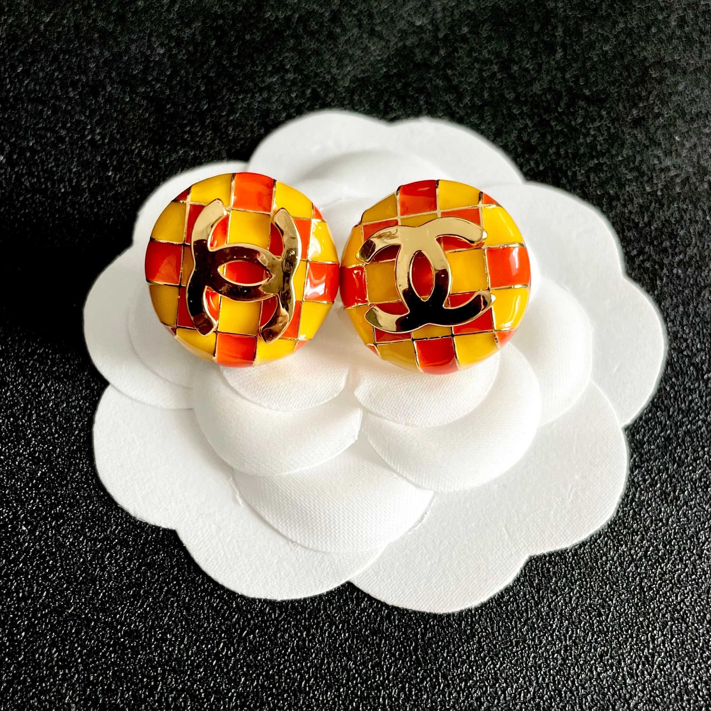 Double-C Emblem Stud Earrings in Polished Metal-Tone – Checkerboard – Design 002 front product view