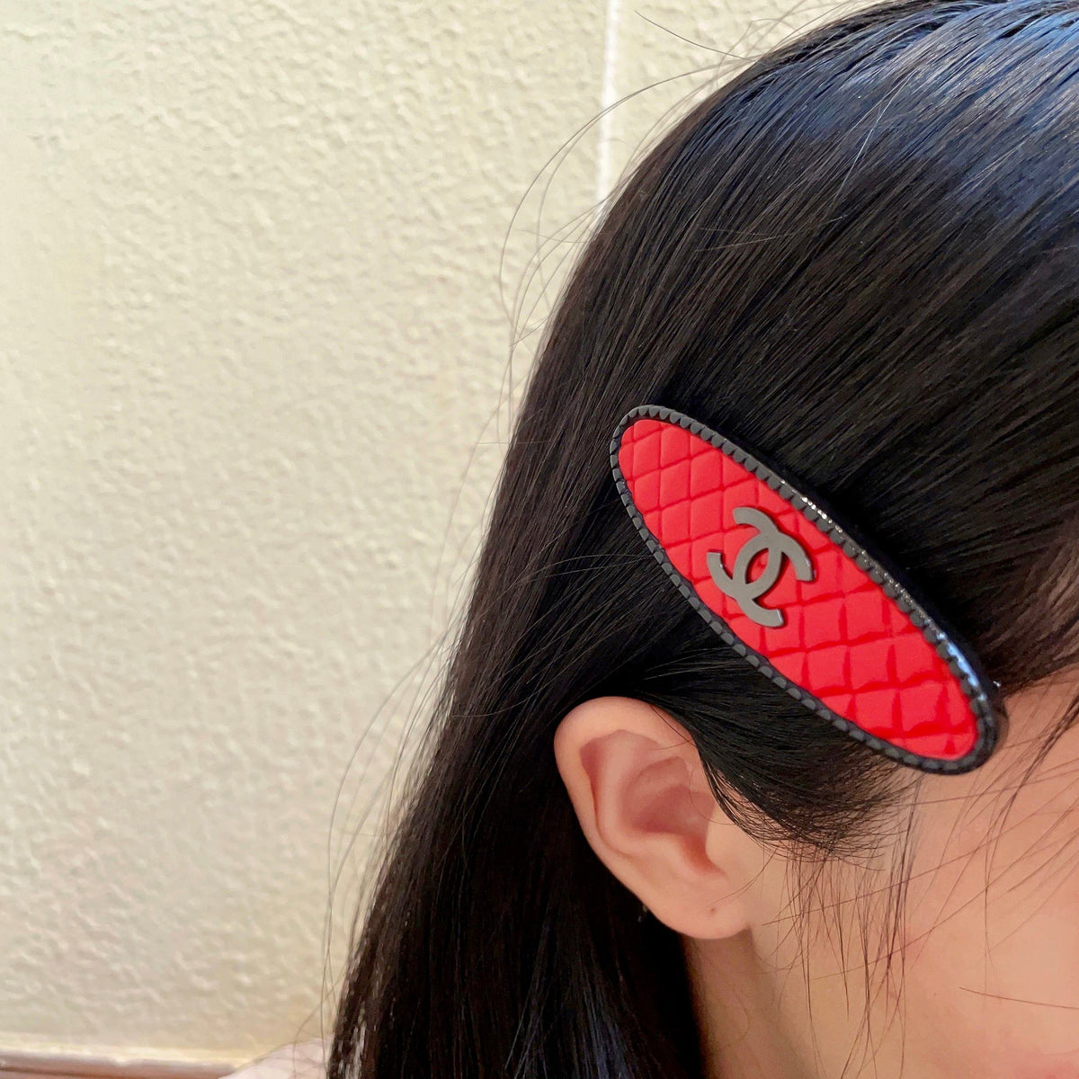 Double-C Emblem Hair Clip – Design 001 front product view