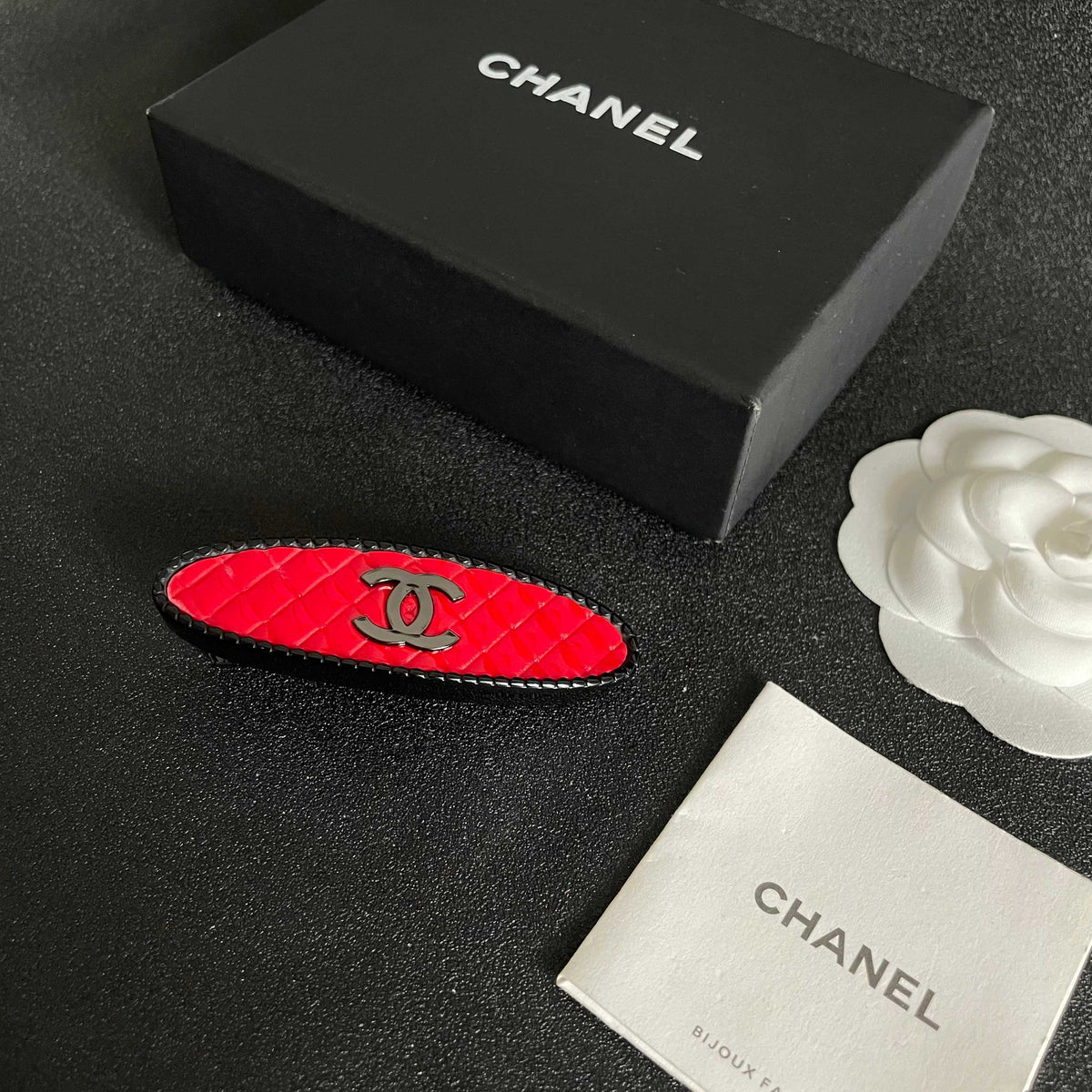 Double-C Emblem Hair Clip – Design 001 close-up detail