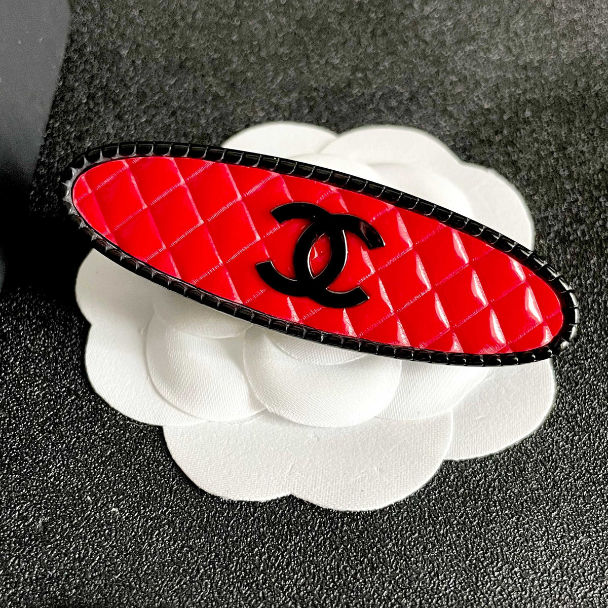 Double-C Emblem Hair Clip – Design 001 front product view