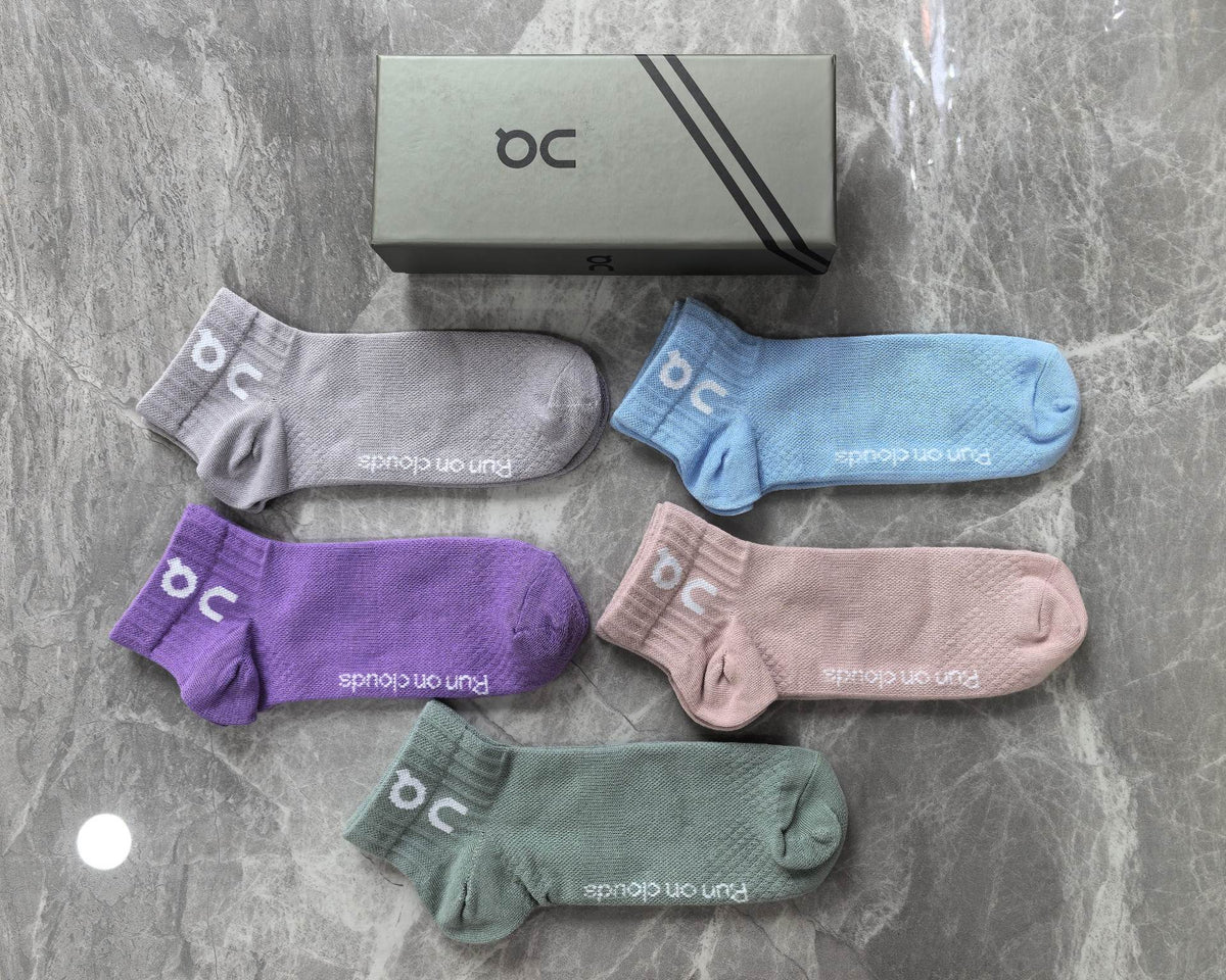 On Visible Branded Cuff Or Emblem Details No-Show Socks - 5-Pair Set