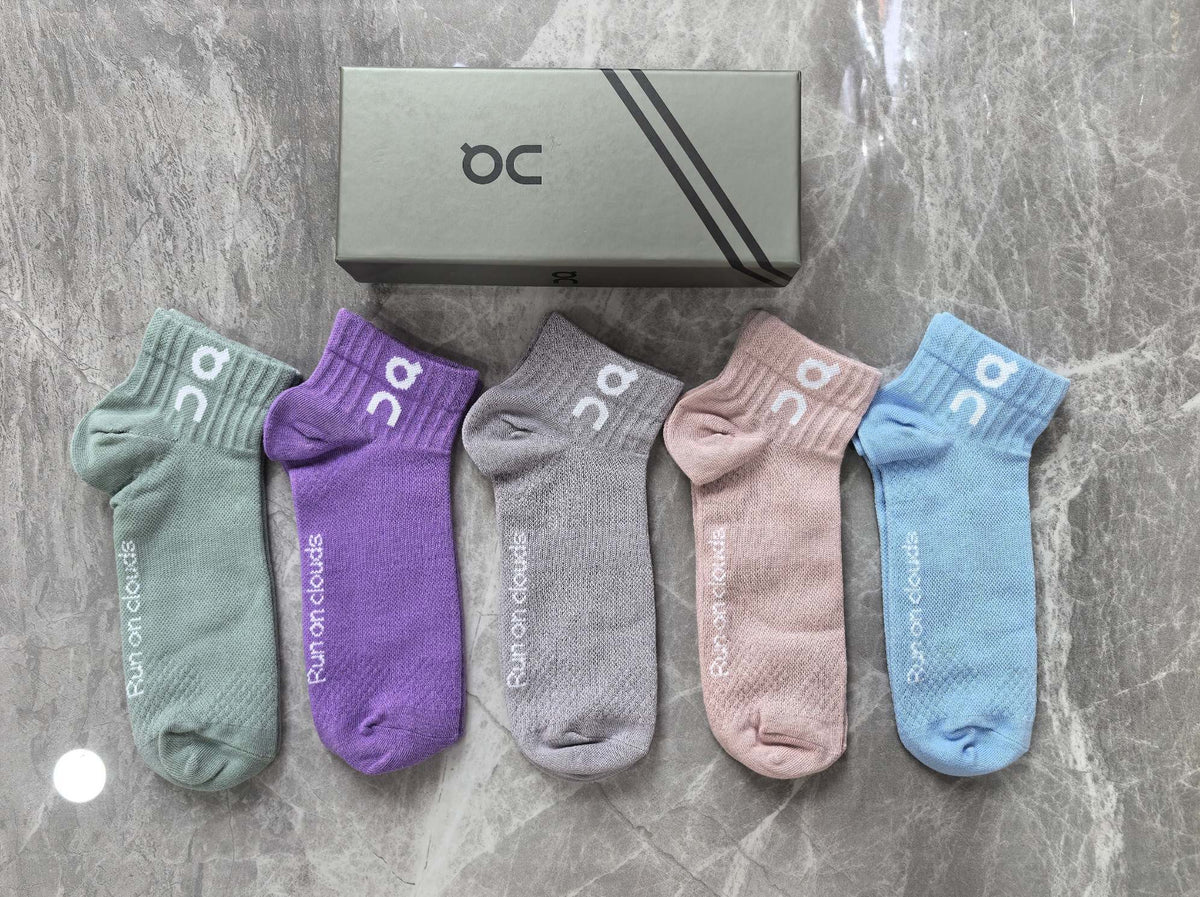 On Visible Branded Cuff Or Emblem Details No-Show Socks - 5-Pair Set