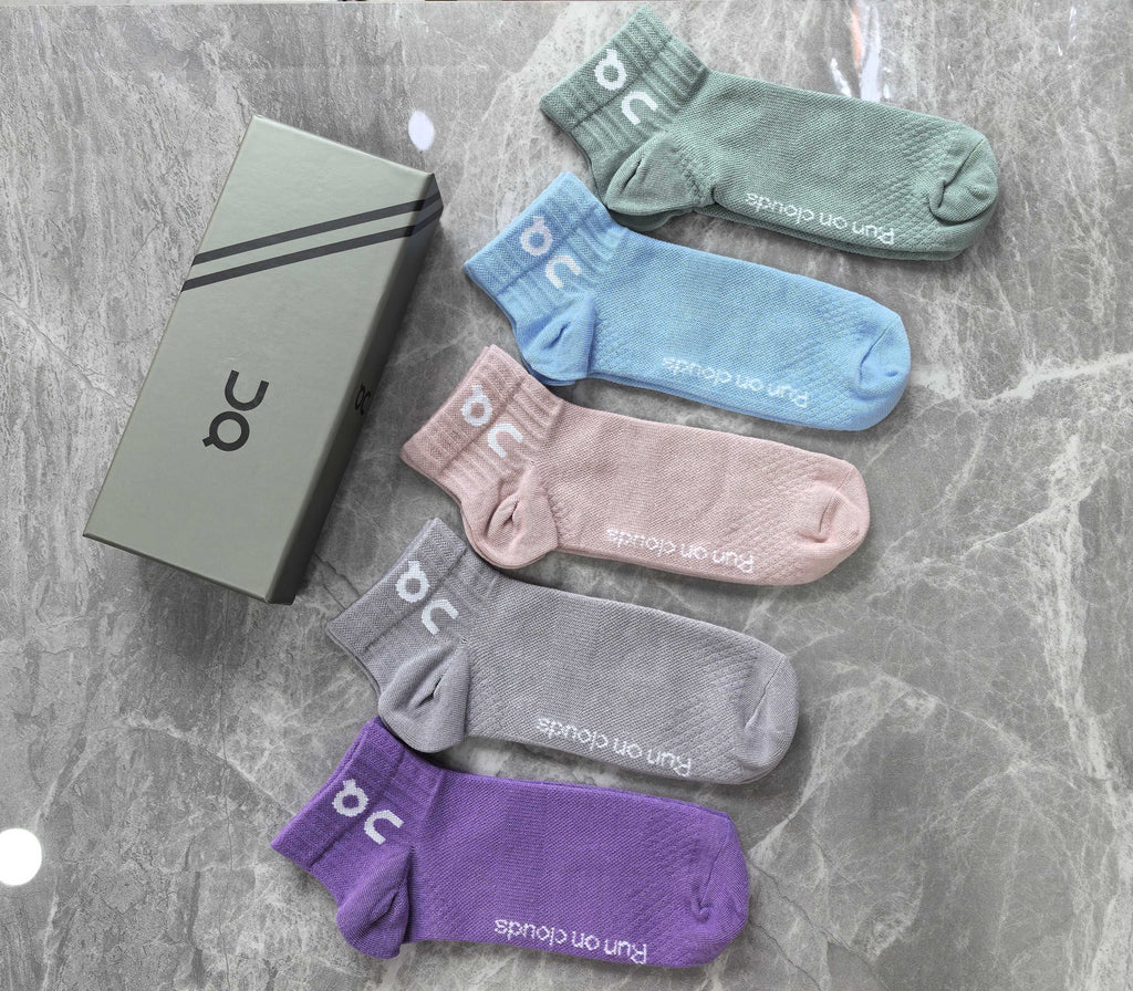 On Visible Branded Cuff Or Emblem Details No-Show Socks - 5-Pair Set