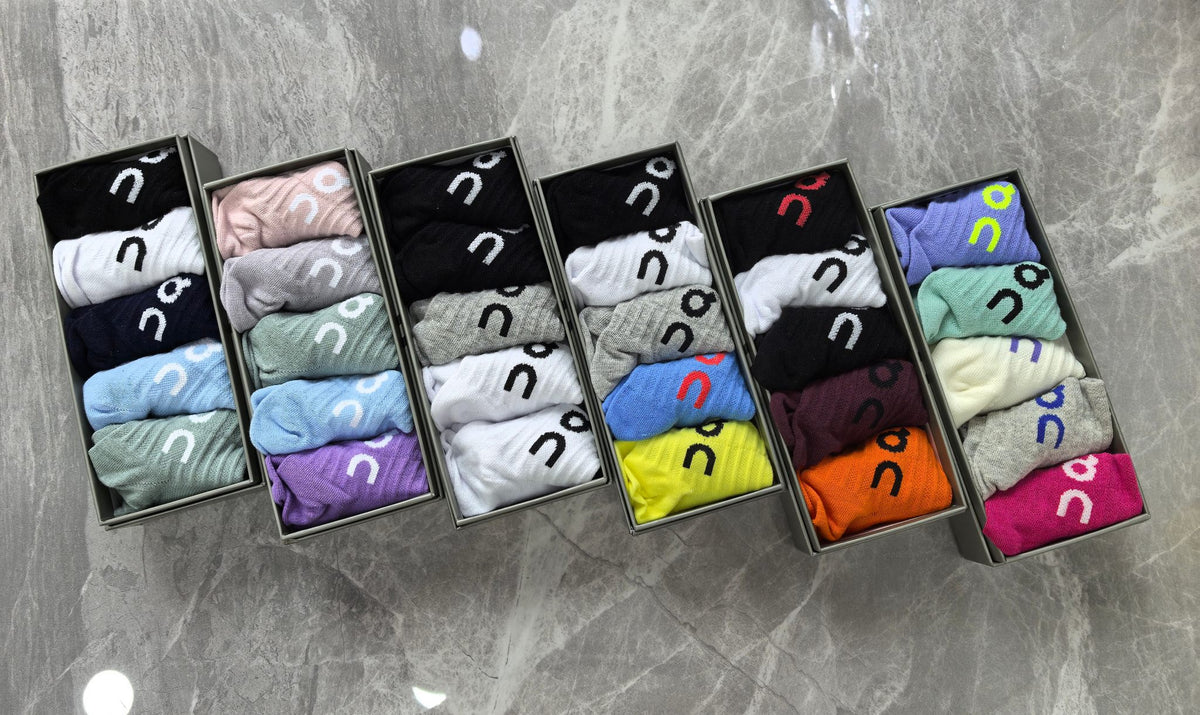 On Cotton Visible Branded Cuff Or Emblem Details No-Show Socks - 5-Pair Set
