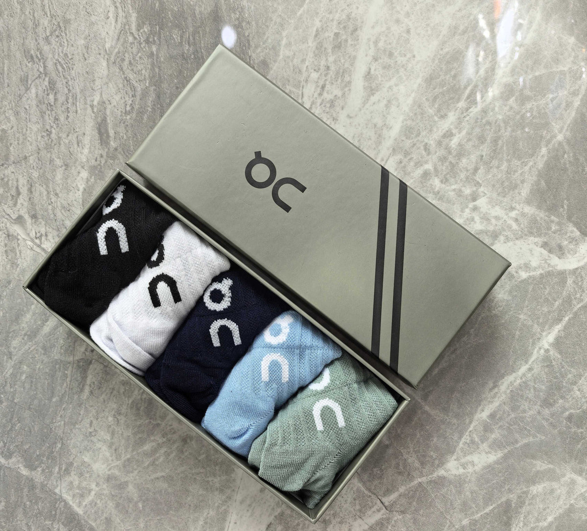 On Cotton Visible Branded Cuff Or Emblem Details No-Show Socks - 5-Pair Set