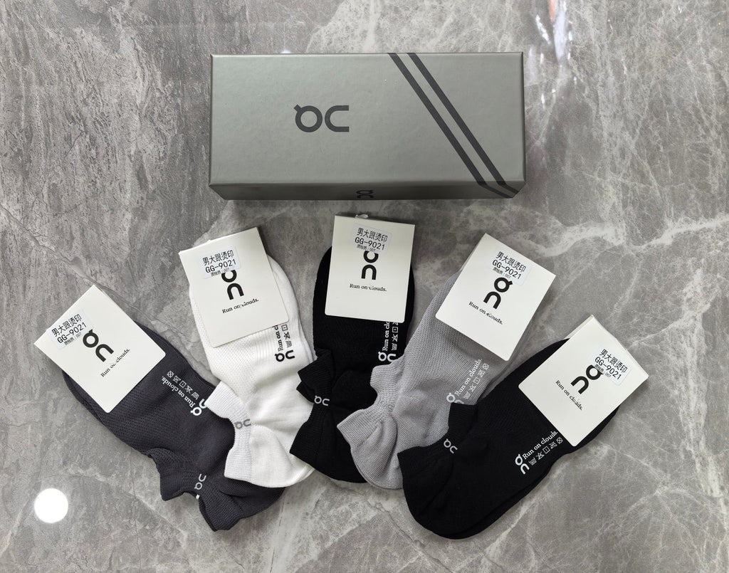 On Cotton Visible Branded Cuff Or Emblem Details No-Show Socks - 5-Pair Set