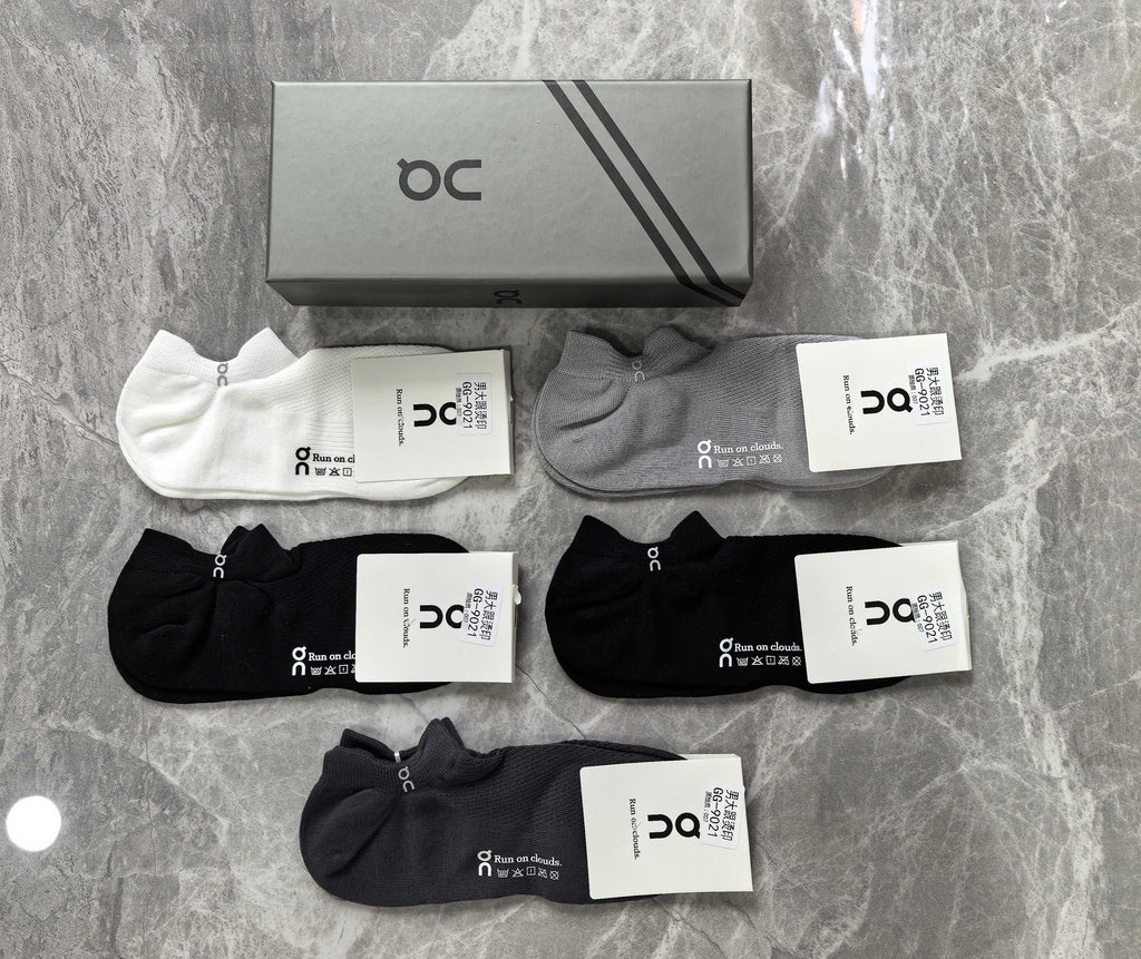 On Cotton Visible Branded Cuff Or Emblem Details No-Show Socks - 5-Pair Set