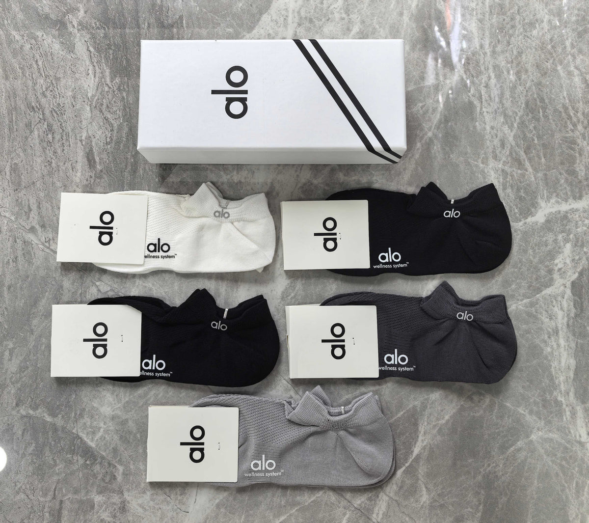 Alo Cotton Visible Branded Cuff Or Emblem Details No-Show Socks - 5-Pair Set
