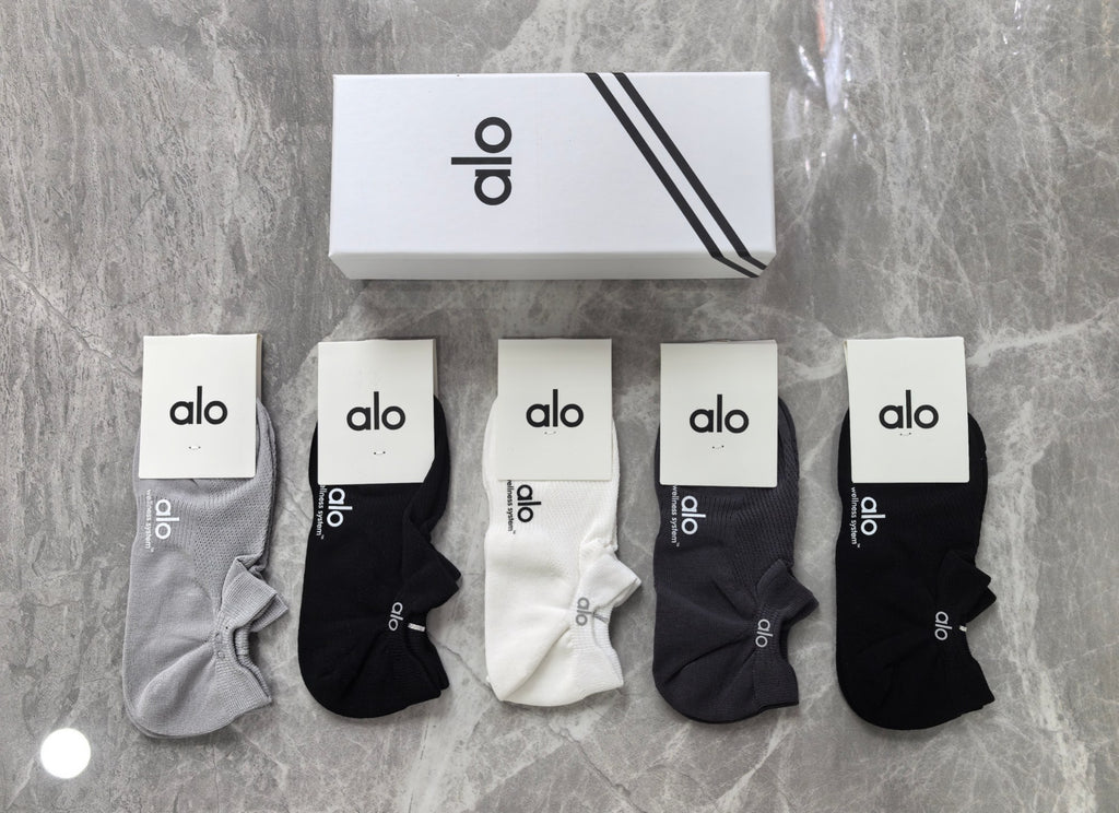 Alo Cotton Visible Branded Cuff Or Emblem Details No-Show Socks - 5-Pair Set