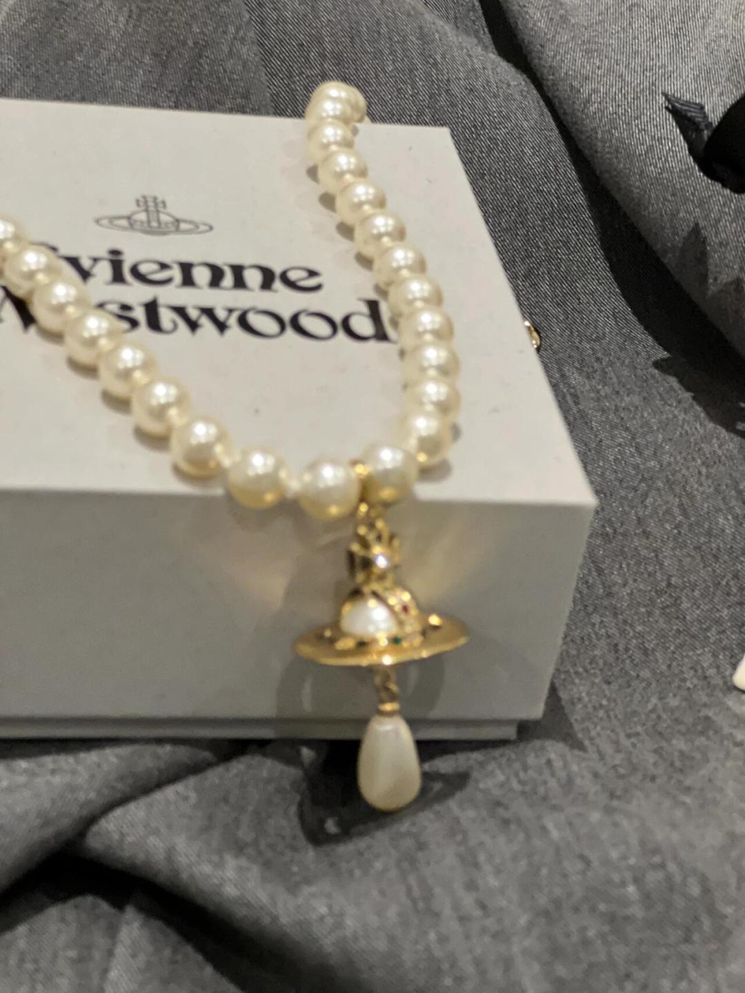 Pearl Pendant Necklace in Polished Metal-Tone – Pearl Detail – Design 004 styled product view
