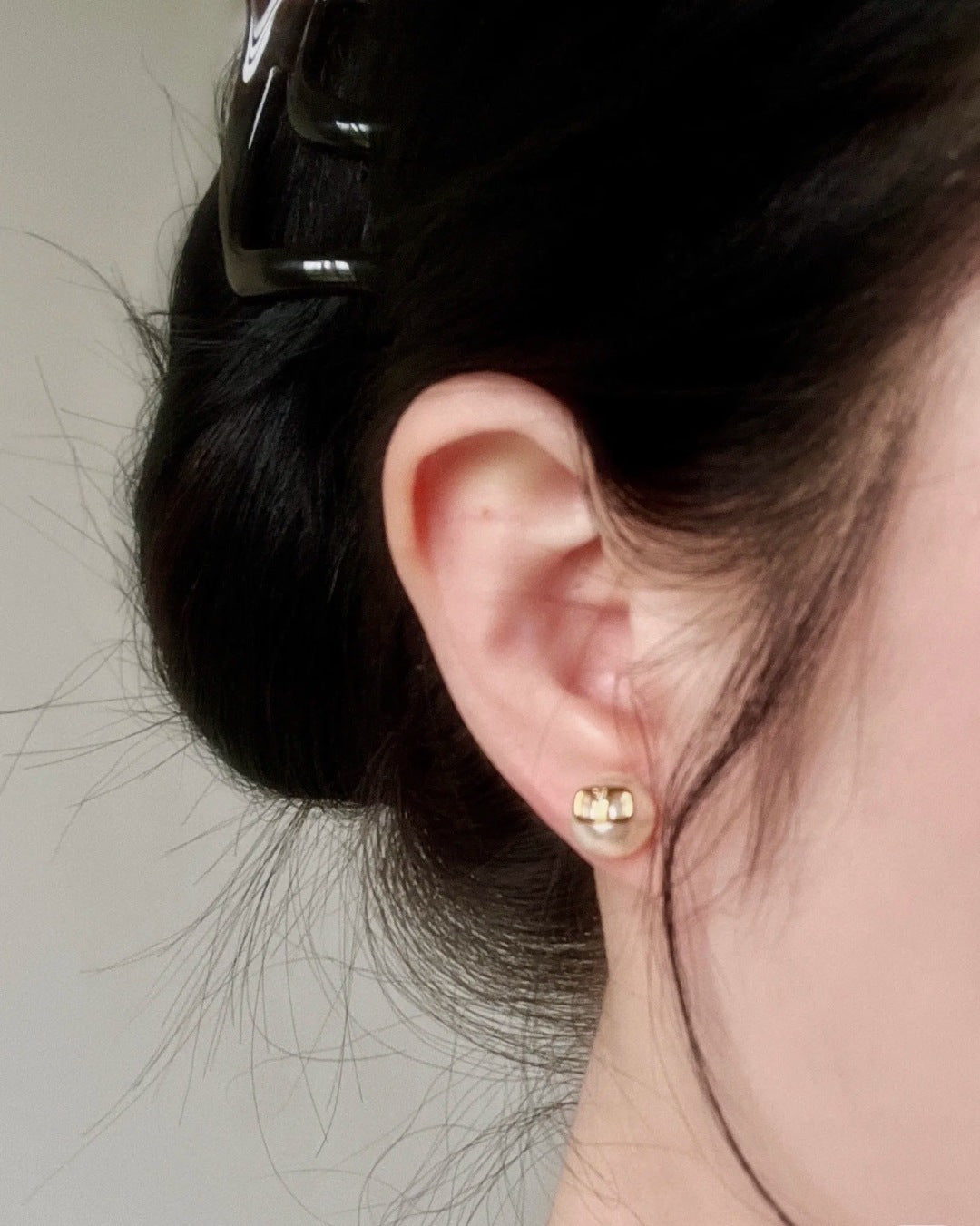 Signature Emblem Pearl-Detail Stud Earrings – Design 03 main product view