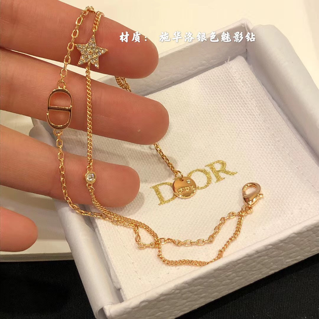 Star Motif Statement Bracelet in Polished Metal-Tone – Design 002 side detail