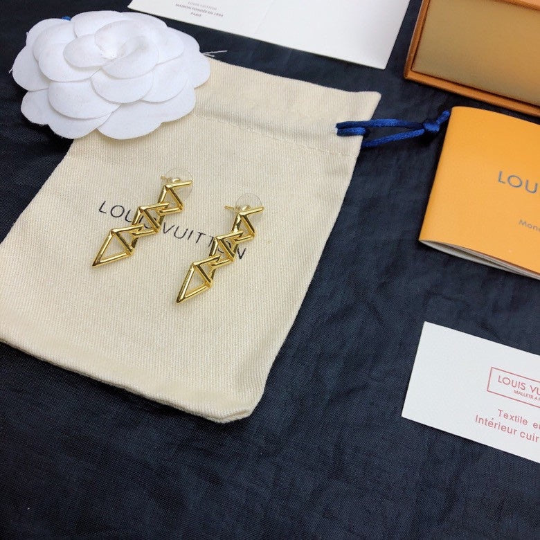 Geometric Emblem Stud Earrings in Polished Metal-Tone – Design 013 side detail