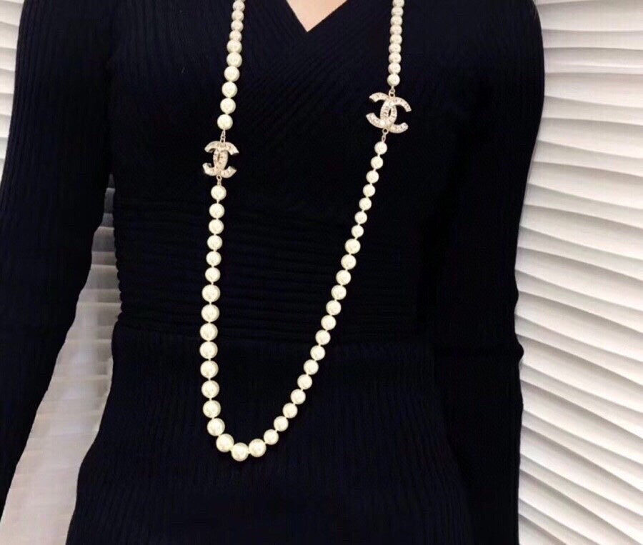 Pearl Pearl-Detail Pendant Necklace – Pearl Detail – Design 008 main product view
