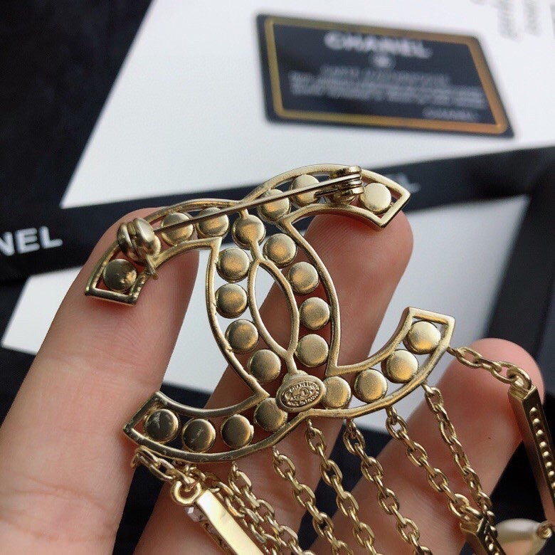Signature Emblem Brooch in Polished Metal-Tone – Design 037 side detail