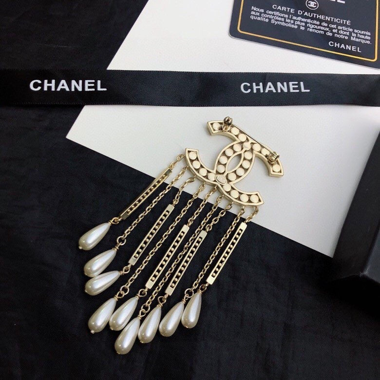 Signature Emblem Brooch in Polished Metal-Tone – Design 037 main product view