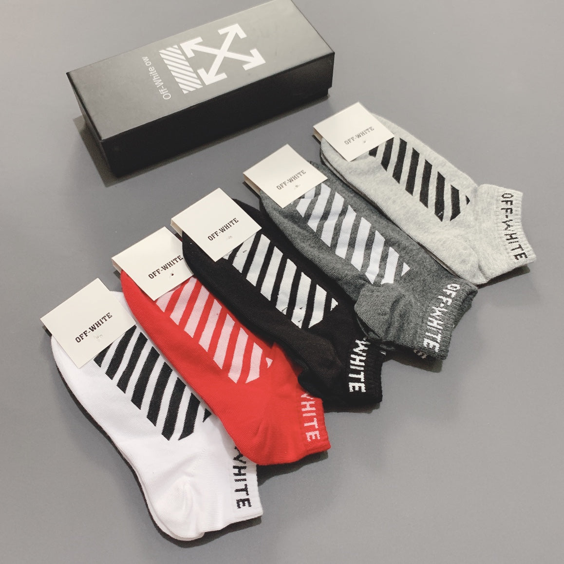 Off-White Cotton Diagonal Graphic Details Ankle Socks