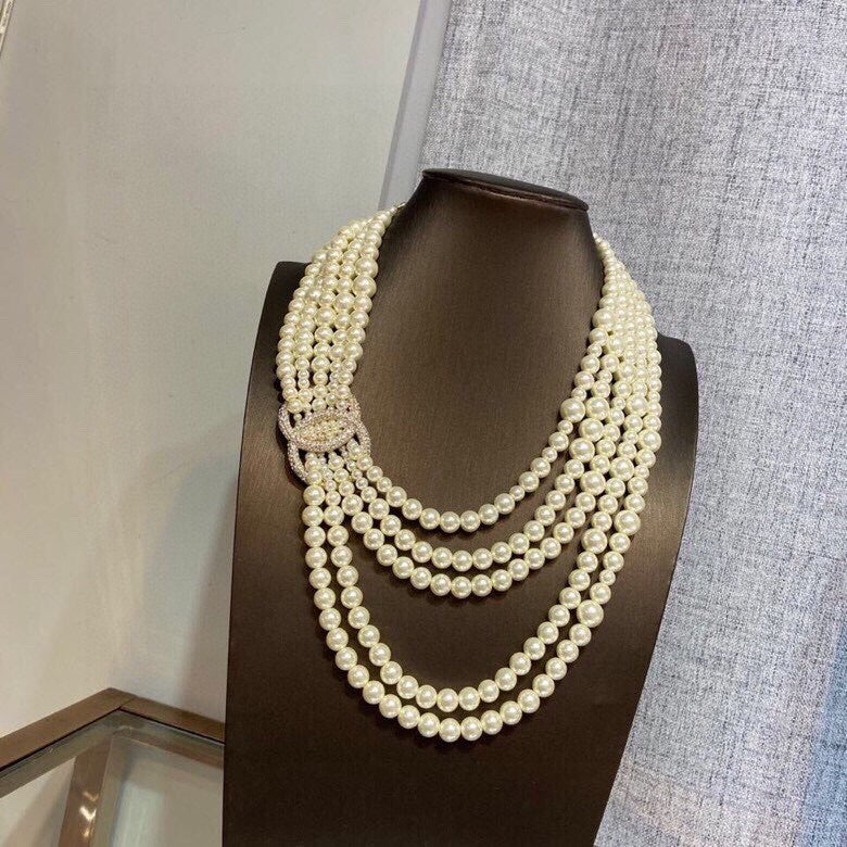 Pearl Pearl-Detail Pendant Necklace – Pearl Detail – Design 009 main product view