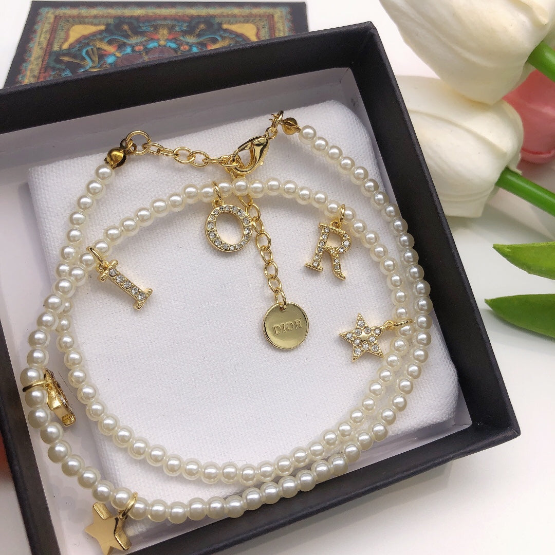 Pearl-Style Motif Pendant Necklace in Polished Metal-Tone with Pearl-Style Detail – Design 005 close-up detail