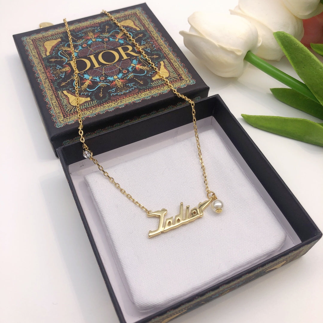 Pearl-Style Motif Pendant Necklace in Silver-Tone with Pearl-Style Detail – Design 001 side detail