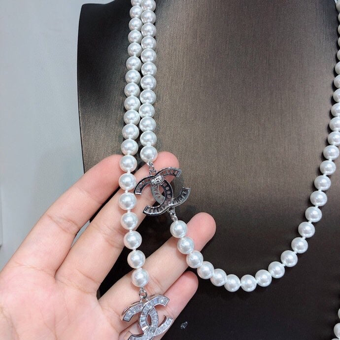 Pearl Pearl-Detail Pendant Necklace – Pearl Detail – Design 011 side detail