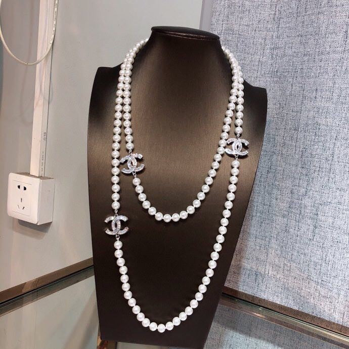 Pearl Pearl-Detail Pendant Necklace – Pearl Detail – Design 011 main product view