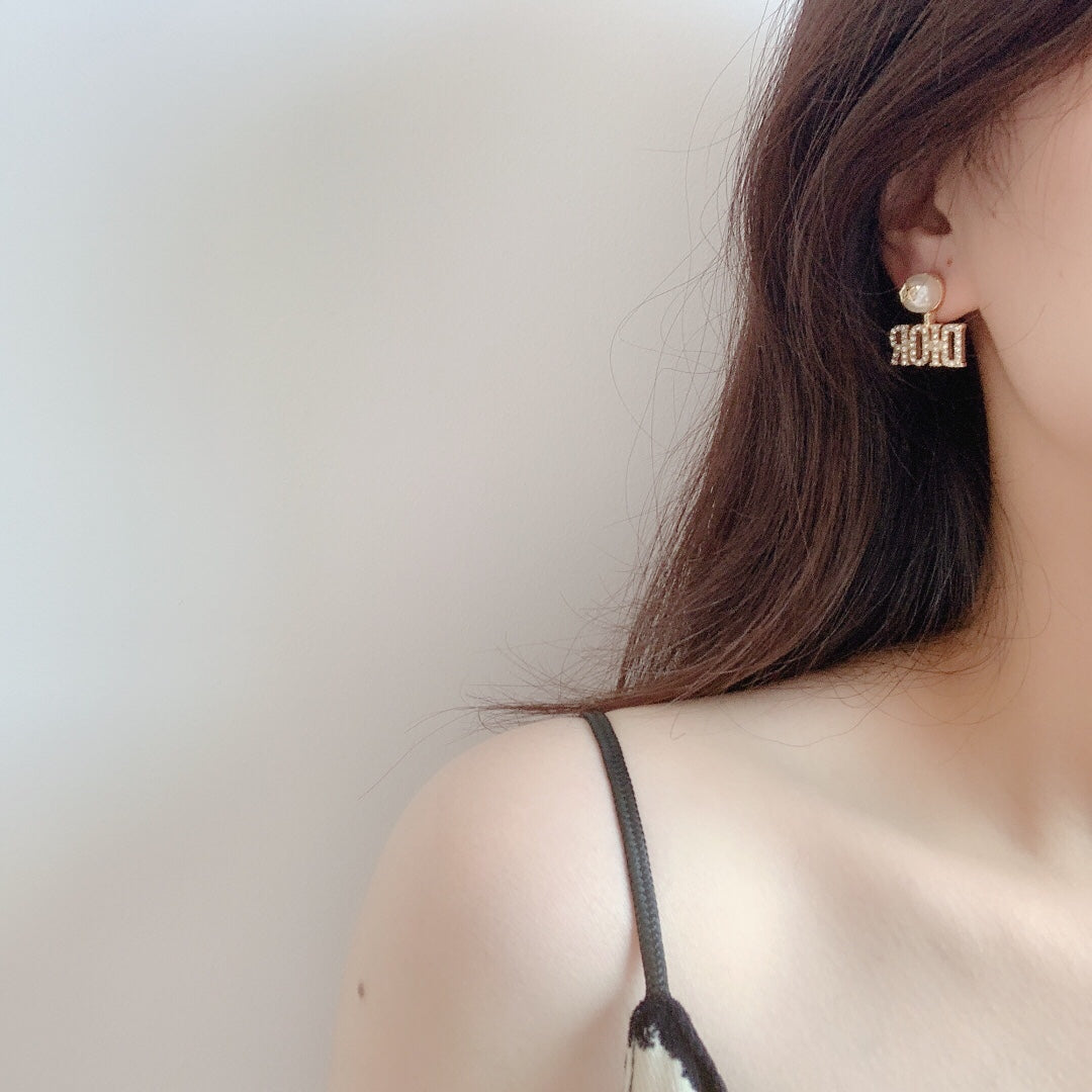 Pearl-Style Motif Stud Earrings in Silver-Tone with Pearl-Style Detail – Design 002 front view