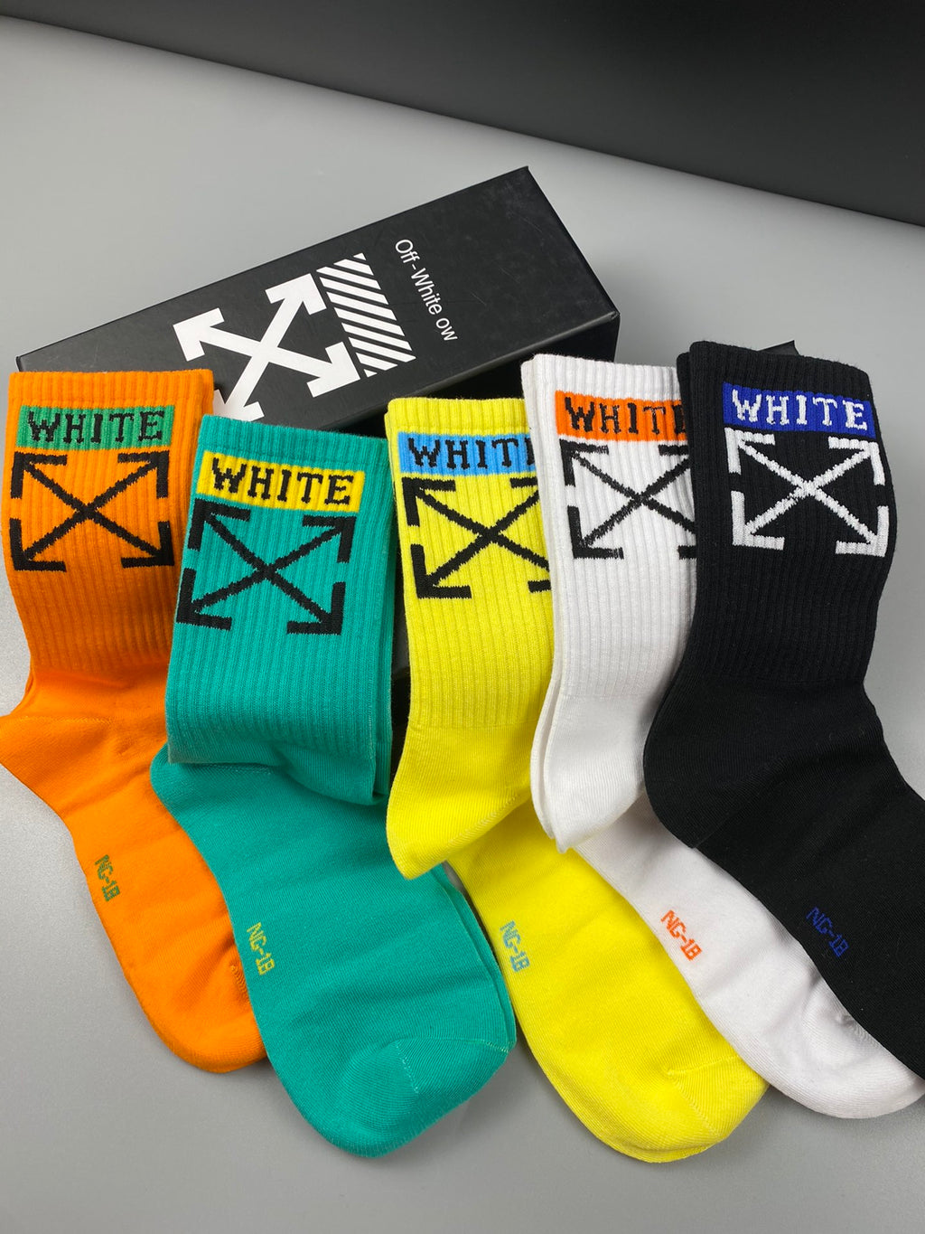 Off-White Bold Graphic Details Crew Socks - 5-Pair Set