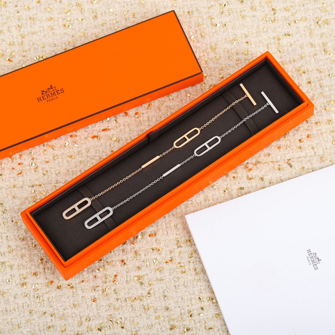 Toggle Bracelet in Polished Metal-Tone – Toggle Detail front product view