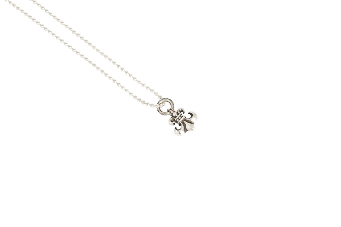 Fleur-de-Lis Pendant in Metal-Tone side detail